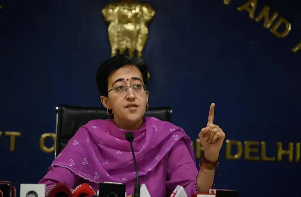 stock image NEW DELHI, INDIA  MAY 15: Delhi Education Minister Atishi addresses during the press conference to discuss the first-ever Class 10 and 12 results of Delhi Government's Delhi Board of School at Media Centre, Delhi Secretariat, on May 15, 2023 