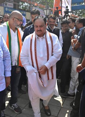 MUMBAI INDIA 17 Mayıs 2023 BJP Ulusal Başkanı JP Nadda Maharashtra Genel Başkan Yardımcısı Devendra Fadnavis ve diğerleri 17 Mayıs 2023 'te Mumbai Hindistan' da Vijay Bate Hindustan Times tarafından çekilmiştir. 