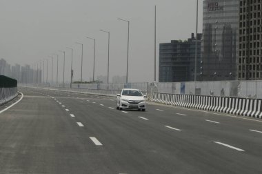 GURUGRAM INDIA 18 MAYIS 2023 Dwarka ekspres yolu görünümü sektör 99 99A 18 Mayıs 2023 Hindistan Gurugram Hindistan 'da Başbakan Hindistan' ın ilk erişim sekiz şerit ekspres karayolu bir parçası olduğunu söyledi?