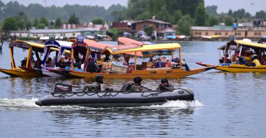 SRINAGAR INDIA MAY 17 2023 Navy s Marine Commandos MARCOS patrol ahead of upcoming G20 meeting in Dal Lake on May 17 2023 in Srinagar India Photo By Waseem Andrabi Hindustan Times  clipart