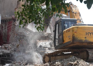 NEW DELHI INDIA MAY 31 2023 Demolition drive by DDA on illegal construction at DDA Land at Kasturba Nagar on May 31 2023 in New Delhi India Photo by Sonu Mehta Hindustan Times  clipart