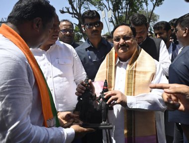 MUMBAI INDIA MAYIS 17 Mayıs 2023 Bharatiya Janata Partisi BJP Ulusal Başkanı JP Nadda 17 Mayıs 2023 tarihinde Kalina Havalimanı 'na geldi. 