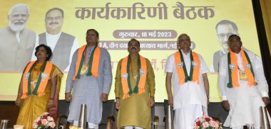 NEW DELHI INDIA 18 Mayıs 2023 BJP Ulusal Sekreteri Alka gurjar BJP Ulusal Başkan Yardımcısı Jay Panda ve Başkan Virendra Sachdeva BJP Genel Sekreteri BL Santhosh Delhi Ramvir Singh Bidhuri