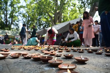 SRINAGAR INDIA MAYIS 28 2023 Kashmiri pandit, Hindistan 'ın Srinagar şehrinde 28 Mayıs 2023 tarihinde Waseem Andrabi Hindustan Times tarafından çekilmiştir. 