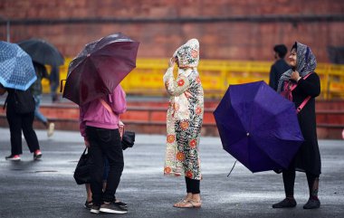 NEW DELHI INDIA MAYIS 32023 Kızıl Kale 'ye 3 Mayıs 2023 tarihinde yağmur yağdı. Fotoğraf: Sanjeev Verma Hindustan Times 