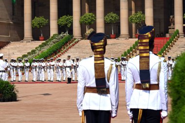 NEW DELHI INDIA MAY 30 2023 Tri services guards during the ceremonial welcome of Cambodian King Norodom Sihamoni at Rashtrapati Bhavan on May 30 2023 in New Delhi India Photo by Ajay Aggarwal Hindustan Times  clipart