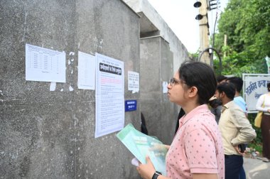 GURUGRAM INDIA MAY 28 2023 Aspirants queue at the exam center for UPSC Civil Services Preliminary Exam at Government Girls College sector 14 on May 28 2023 in Gurugram India Photo by Parveen Kumar Hindustan Times  clipart