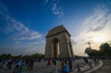 YENİ DELHI INDIA 27 MAYIS 2023 Hindistan Kapısı yakınlarındaki Kartavya Yolu 'nda 27 Mayıs 2023 tarihinde Sanchit Khanna Hindustan Times tarafından çekilen temiz bir gökyüzü görüntüsü 