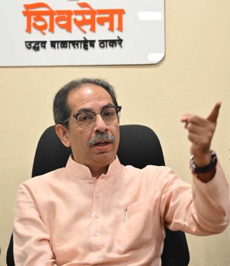 MUMBAI INDIA MAYIS 12 Mayıs 2023 Shiv Sena UBT şefi Uddhav Thackeray 12 Mayıs 2023 'te Mumbai Hindistan' da Vijay Bate Hindustan Times tarafından çekilmiştir. 