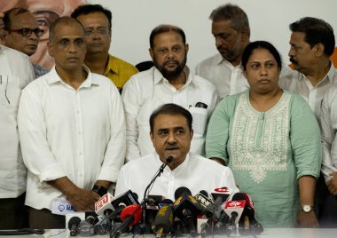 MUMBAI INDIA 5 Mayıs 2023 NCP lideri Praful Patel, NCP Parti Ofisi Ballard Estate 'te 5 Mayıs 2023' te düzenlenen basın toplantısında basın mensuplarına seslendi. 