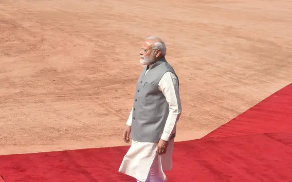 stock image NEW DELHI INDIA MAY 30 2023 President Droupadi Murmu with Prime Minister Narendra Modi and Cambodian King Norodom Sihamoni during the his ceremonial reception at the Rashtrapati Bhavan on May 30 2023 in New Delhi India Photo by Sonu Mehta Hindustan T