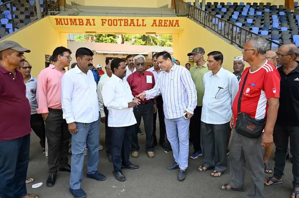 stock image MUMBAI INDIA MAY 2 2023 BJP MLA Ameet Satam visits Shahaji Raje Bhosale Krida Sankul known as Andheri Sports Complex along with citizens after receiving many complaints at Veera Desai Road Andheri West on May 2 2023 in Mumbai India Photo by Vijay Bat