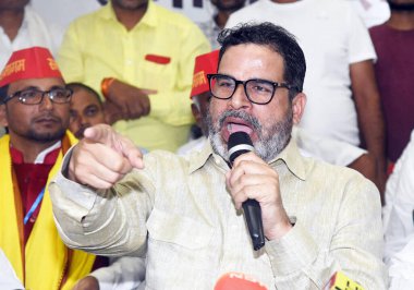 PATNA INDIA AUGUST 27 2024 Jan Suraj founder Prashant Kishore addressing a press conference at Gyan Bhawan on August 27 2024 in Patna India Photo by Santosh Kumar Hindustan Times  clipart