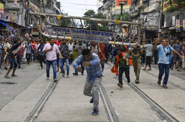 KOLKATA INDIA 27 AĞUSTOS 27 Mart 2024 Paschimbanga Chhatrasamaz Öğrenci Derneği tarafından RG Kar Medical Coll 'un stajyer doktoruna tecavüz ve cinayet iddiasıyla istifa çağrısında bulunuldu.