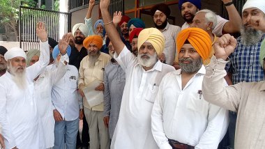 GHAZIABAD INDIA 27 AĞUSTOS Ghaziabad Sih Gurudwara Yönetim Komitesi, 27 Ağustos 2024 tarihinde Gaziabad Hindistan 'da Kangana Ranaut film aciliyeti ile ilgili tartışmaları protesto etti.