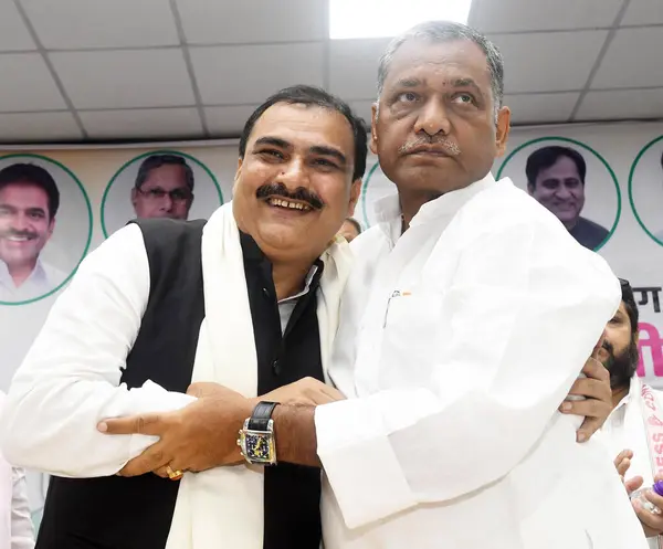 stock image PATNA INDIA AUGUST 27 2024 Bihar Congress president Akhilesh Prasad Singh welcoming newly elected chairman of party s minority department Umair Khan at Sadaquat Ashram on August 27 2024 in Patna India Photo by Santosh Kumar Hindustan Times 