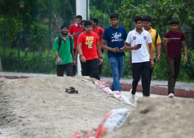 NOIDA INDIA AUGust 26 Ağustos 2024 tarihinde Noida Indoor Stadyumu 21A Noida Hindistan Fotoğraf Yarışması 'nda Technoxion tarafından düzenlenen 8. Technoxion Robotics World Cup 2024 Elektrikli Robo Araba Yarışı' na katılımcılar katıldı. 