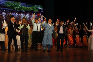 YENİ DELHI INDIA 23 Mayıs 2023 Lee Cheol Woo Gyeongsangbuk Eyaleti valisi Güney Kore 'nin Hint Kore kültürü ve yoldaşlığı sırasında 23 Mayıs 2023 tarihinde Yeni Delhi Hindistan' da Kamani Oditoryum Mandi House 'da kolo giyindi.