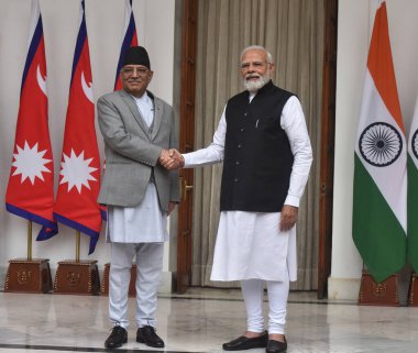 NEW DELHI INDIA HAZİRAN 12023 Başbakan Narendra Modi ve Başbakan Pushpa Kamal Dahal Prachanda, 12023 yılında Yeni Delhi Hindistan ve Nepal 'deki Hyderabad House' daki toplantıları öncesinde Perşembe günü rampayı açma girişimlerini açıkladı. 