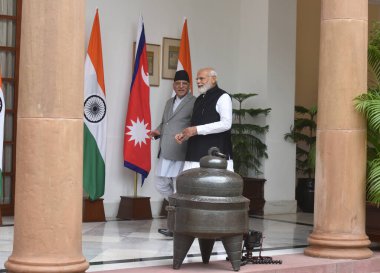 NEW DELHI INDIA HAZİRAN 12023 Başbakan Narendra Modi ve Başbakan Pushpa Kamal Dahal Prachanda, 12023 yılında Yeni Delhi Hindistan ve Nepal 'deki Hyderabad House' daki toplantıları öncesinde Perşembe günü rampayı açma girişimlerini açıkladı. 