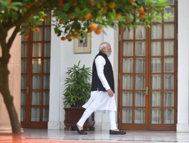 NEW DELHI INDIA HAZİRAN 12023 Başbakan Narendra Modi Nepal Başbakanı Pushpa Kamal Dahal Prachanda ile görüşmek üzere 12023 yılında Yeni Delhi Hindistan ve Nepal 'deki Hyderabad House' a geldi.