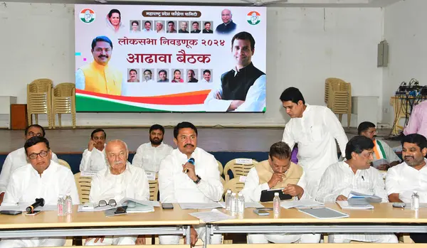 stock image MUMBAI INDIA JUNE 2 2023 Congress leader Balasaheb Thorat MPCC president Nana Patole and party leaders Sushil Kumar Shinde Prithviraj Chavan and Ashok Chavan during the party s meeting with all district presidents and secretaries across the state for