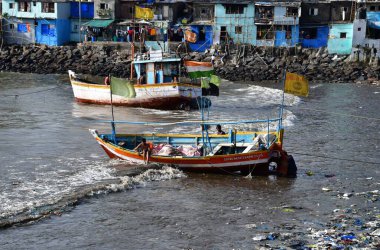 MUMBAI INDIA HAZİRAN 5 Haziran 2023 Dünya Çevre Günü Colaba 'sında Badhwar Park yakınlarında görülen plastik atık 5 Haziran 2023' te Hindistan 'da Mumbai' de Bhushan Koyande Hindustan Times tarafından çekilmiştir. 