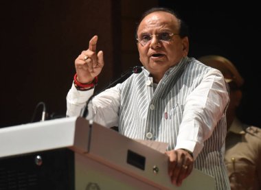 NEW DELHI INDIA 8 Haziran 2023 Delhi Vali Vinai Kumar Saxena, Guru Gobind Singh Indraprastha Üniversitesi GGSIPU 'nun 8 Haziran 2023 tarihinde Sonu Mehta Hindustan Times' ın yeni kampüsünün açılışında konuşuyor. 