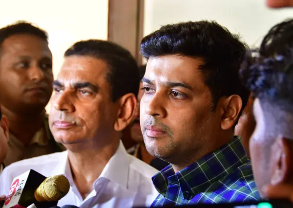 stock image MUMBAI INDIA JUNE 6 2023 Shivsena MP Shrikant Shinde interacts with the media after meeting Brihanmumbai Municipal Corporation BMC Commissioner and Administrator Iqbal Singh Chahal along with MLA Prakash Surve and party leaders at BMC Headquarters CS