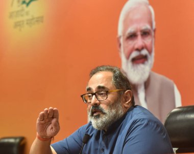 NEW DELHI INDIA 9 Haziran 2023 Hindistan Kalkınma ve Girişimcilikten Sorumlu Devlet Bakanı Rajeev Chandrasekhar 9 Haziran 2023 tarihinde Yeni Delhi Hindistan 'da parti genel merkezinde bakanlıklarıyla ilgili bir basın toplantısı düzenledi.