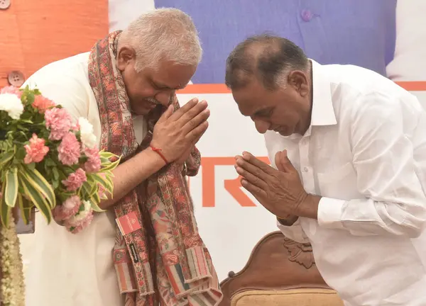 stock image NEW DELHI INDIA JUNE 9 2023 LOP Ramvir Singh Bidhuri present a Shalow to National General Secretary of Bharatiya Janata Party BL Santhosh during the lay foundation for Delhi BJP Office Building at Pocket 5 Deen Dayal Upadhyay Marg on June 9 2023 in N