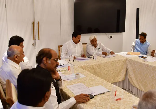 stock image MUMBAI INDIA JUNE 13 2023 Maharashtra Congress Committee in charge HK Patil and Maharashtra Pradesh Congress Committee President Nana Patole along with party leaders during the core committee meeting of the Congress party at Garware Club Churchgate o