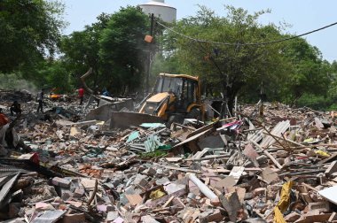 NEW DELHI INDIA 16 HAZİRAN 2023 Ulusal Afet Müdahale Gücü NDRF tarafından 16 Haziran 2023 tarihinde Vasant Vihar 'daki Vasant Gandhi kampında gerçekleştirilen bir yıkım girişimi ile sonuçlandı.