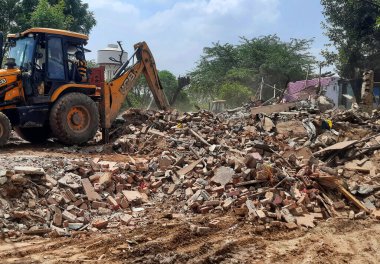 NEW DELHI INDIA 16 HAZİRAN 2023 Ulusal Afet Müdahale Gücü NDRF tarafından 16 Haziran 2023 tarihinde Vasant Vihar 'daki Vasant Gandhi kampında gerçekleştirilen bir yıkım girişimi ile sonuçlandı.