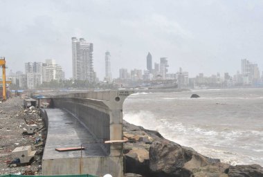 MUMBAI INDIA 16 HAZİRAN 2023 BMC Bombay 'ın Worli' den Priyadarshini Parkı 'na 16 Haziran 2023' te Mumbai 'deki ikinci bir yeraltı tünelinin kazısını tamamladı.