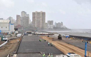 MUMBAI INDIA 16 HAZİRAN 2023 BMC Bombay 'ın Worli' den Priyadarshini Parkı 'na 16 Haziran 2023' te Mumbai 'deki ikinci bir yeraltı tünelinin kazısını tamamladı.