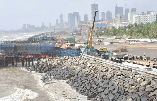 stock image MUMBAI INDIA JUNE 16 2023 BMC organized an under construction Mumbai coastal road site visit for Journalists from Worli to Priyadarshini Park on June 16 2023 in Mumbai India The Mumbai civic body completed the excavation of a second underground tunne