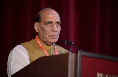 LUCKnow INDIA 17 Haziran 2023 Hindistan Savunma Bakanı Rajnath Singh 17 Haziran 2023 'te Lucknow Hindistan' da Surya Oditoryumu 'nda Atmanirbhar Bharat önderliğindeki Savunma Diyalogu programına katıldı. 