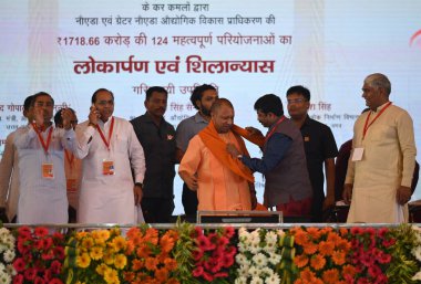 NOIDA INDIA 25 Haziran 2023 Uttar Pradesh Başkanı Yogi Adityanath, Noida Kalkınma Otoritesi ve Noida Stadyumu Ramlila 'nın birçok projesinin açılışını 25 Haziran 2023 tarihinde Noida Hindistan' da gerçekleştirdi. 