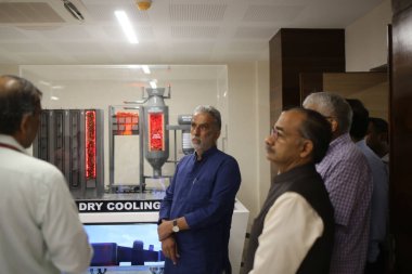 NEW DELHI INDIA 26 Haziran 2023 Union Union Power and Heavy Industries Bakanı Krishan Pal Gurjar Badarpur Termal Santrali 'ndeki Gelişmiş Endüstriyel Teknoloji Sunum Merkezi' nin açılışı sırasında 26 Haziran 2023 tarihinde Salman