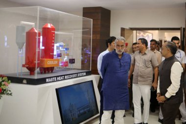 NEW DELHI INDIA 26 Haziran 2023 Union Union Power and Heavy Industries Bakanı Krishan Pal Gurjar Badarpur Termal Santrali 'ndeki Gelişmiş Endüstriyel Teknoloji Sunum Merkezi' nin açılışı sırasında 26 Haziran 2023 tarihinde Salman