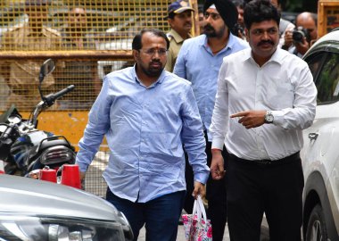 MUMBAI INDIA JUNE 26 2023 Shiv Sena UBT leader Suraj Chavan arrives to appear before the Enforcement Directorate for questioning in BMC COVID scam case at Ballard Pier on June 26 2023 in Mumbai India Photo by Bhushan Koyande HT Photo  clipart