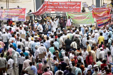 PATNA INDIA 26 Haziran 2023 Bihar Pradesh Kisan Salahkar Sangh üyeleri, Krishi Bhawan Mithapur 'un önündeki çeşitli taleplerini desteklemek için 26 Haziran 2023' de Patna Hindistan 'da Santosh Kumar Hindustan Times tarafından çekilmiştir. 