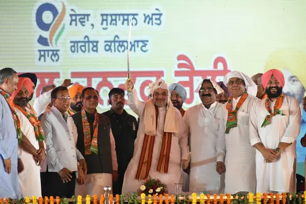 stock image GURDASPUR INDIA JUNE 18 2023 Union Home Minister Amit Shah with party leaders during a public rally on June 18 2023 in Gurdaspur India Amit Shah holds rallies in Punjab s Gurdaspur and Haryana s Sirsa on Sunday as part of his party s public outreach 