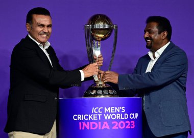 MUMBAI INDIA JUNE 27 Haziran 2023 Virendra Sehwag ve Muttiah Muralitharan ICC Dünya Kriket Kupası 2023 tarihli açıklamasında St Regis Lower Parel 'de 27 Haziran 2023 tarihinde Mumbai Hindistan' da Anshuman Poyrekar Hindustan Times 