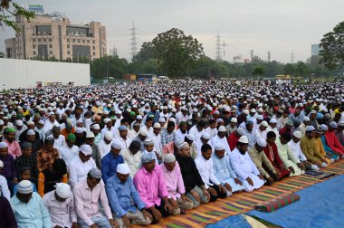 GURUGRAM INDIA 29 Haziran 2023 Kurban Bayramı 29 Haziran 2023 'te Hindistan' daki Gurugram Vadisi Parkı 'nın 29. Bölgesinde, Bakra Bakrid al Adha Kurban Bayramı olarak da bilinen Bayarami İslamdır.