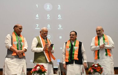 NEW DELHI INDIA 2 Eylül 2024 Başbakan Narendra Modi Savunma Bakanı Rajnath Singh İçişleri Bakanı Amit Şah Sağlık Bakanı ve Ulusal Başkan JP Nadda BJP Genel Merkezi DDU Marg 'da 2024 BJP üyelik kampanyası başlattı 