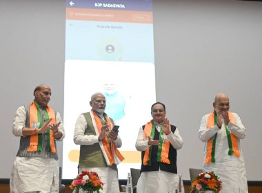 NEW DELHI INDIA 2 Eylül 2024 Başbakan Narendra Modi Savunma Bakanı Rajnath Singh İçişleri Bakanı Amit Şah Sağlık Bakanı ve Ulusal Başkan JP Nadda BJP Genel Merkezi DDU Marg 'da 2024 BJP üyelik kampanyası başlattı 