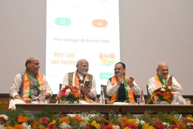 NEW DELHI INDIA 2 Eylül 2024 Başbakan Narendra Modi Savunma Bakanı Rajnath Singh İçişleri Bakanı Amit Şah Sağlık Bakanı ve Ulusal Başkan JP Nadda BJP Genel Merkezi DDU Marg 'da 2024 BJP üyelik kampanyası başlattı 