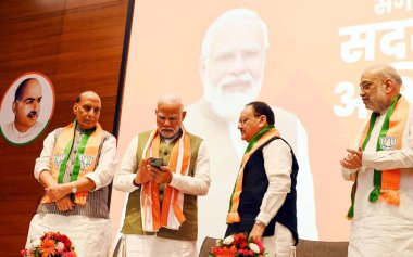 NEW DELHI INDIA SEPTEMBER 2. 2024 Başbakan Narendra Modi Savunma Bakanı Rajnath Singh Sendika Bakanı Amit Şah BJP Ulusal Başkanı JP Nadda ile birlikte BJP üyelik kampanyası 2024 Fotoğraf: Arvind Yadav Hindustan Times